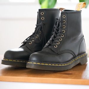 Dr. Marten Boots ( Vegan Leather)